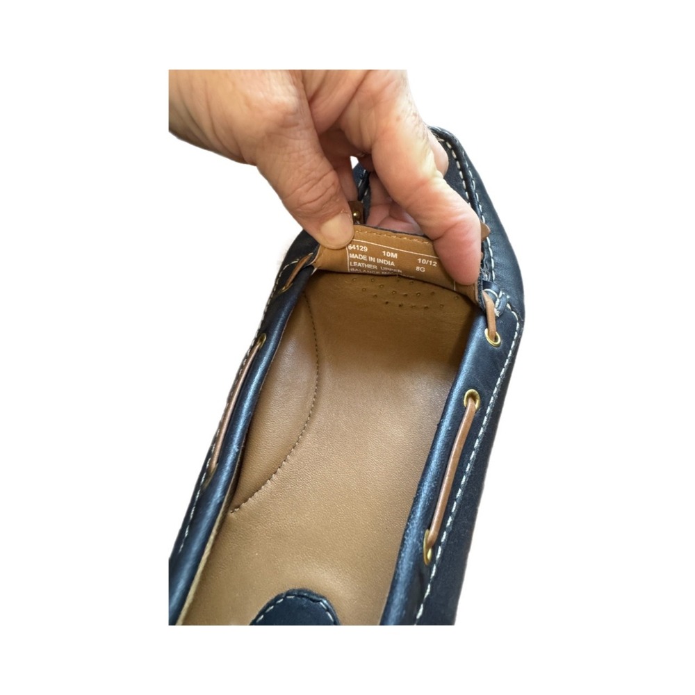 Clarks Boat Shoes Womens 10M Navy Blue Leather Artisan Loafers Excellent Bow - Picture 8 of 9